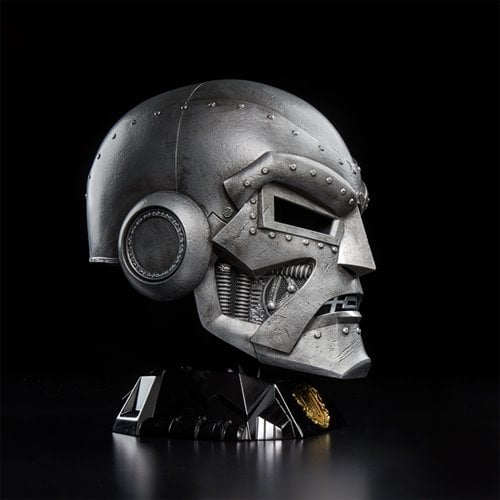 Doctor Doom Premium Roleplay Helmet – Marvel Legends 1:1 Replica