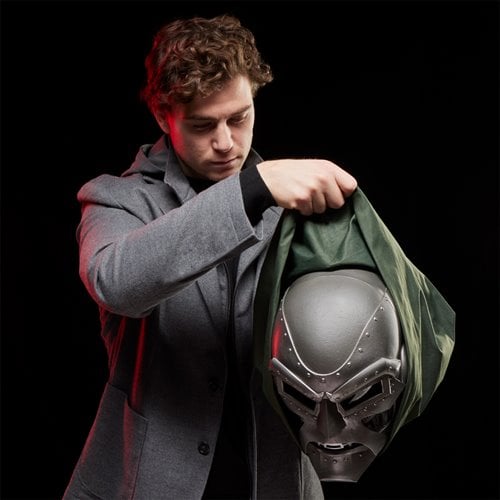 Doctor Doom Premium Roleplay Helmet – Marvel Legends 1:1 Replica