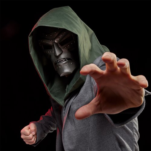 Doctor Doom Premium Roleplay Helmet – Marvel Legends 1:1 Replica